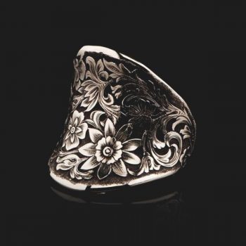 حتى أنا الأثاث